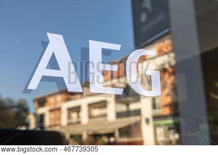 Bordeaux , Aquitaine France - 12 12 2022 : Aeg Electronic Corporation Logo Brand Shop And Text Sign 