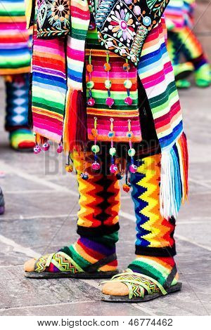 Peruanische TänzerInnen auf der Parade In Cusco.