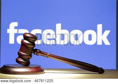 Syktyvkar, Komi, Russia, December 24, 2022, Facebook . A Hammer On The Table Against The Background 