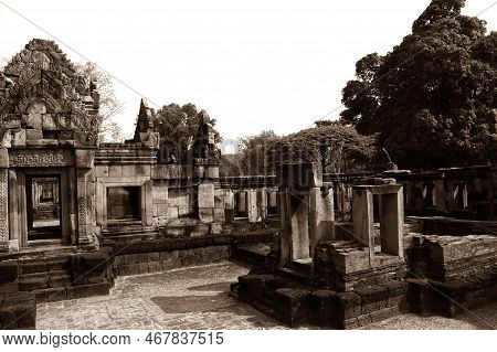 Prasat Muang Tam Stone Sanctuary Building Khmer Hindu Temple Style In Muangtam Historical Park For T