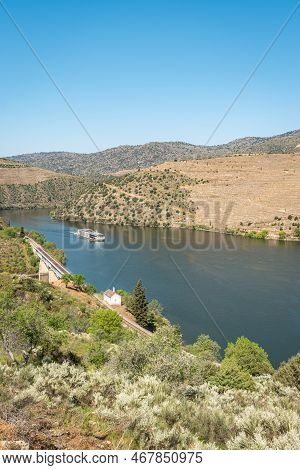 Viewpoint Of Arnozelo Allows To See A Vast Landscape On The Douro And Its Man-made Slopes. Douro Reg