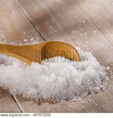 Magnesium Chloride In Wooden Spoon - Healthy Fine Crystals