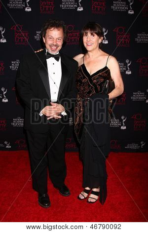LOS ANGELES - JUN 14: Curtis Armstrong navštěvuje 2013 Daytime kreativní Emmy v Bonaventure 