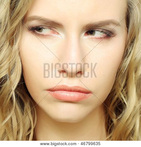 ภาพเหมือนของหญิงสาวพอใจ