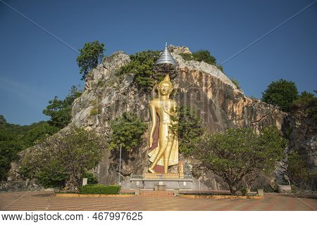 Thailand Ratchaburi Wat Khao Ngu Cave