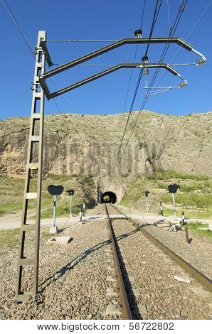 Catenary และรถไฟ
