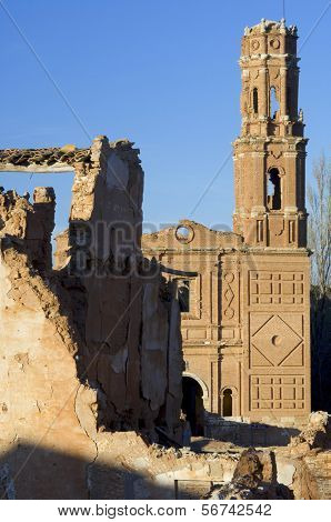 Torre a Belchite, villaggio di Belchite fu distrutta in un bombardamento durante la guerra civile spagnola, Saragos