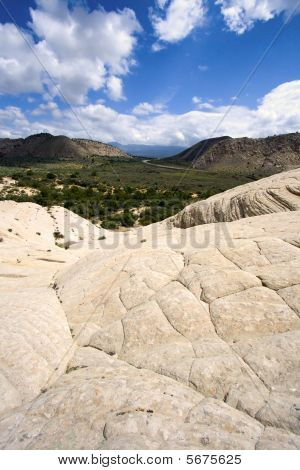 Guardando verso il basso le arenarie In Snow Canyon - Utah