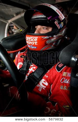 NASCAR: 15 Aug Carfax 400