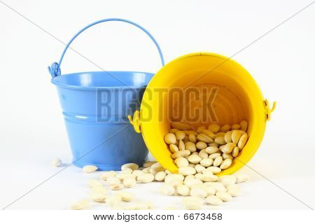 Eimer mit Bohnen