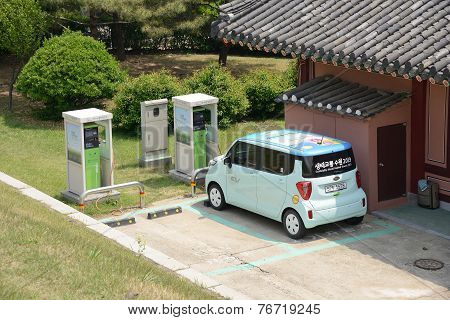 Electric Car And Charging Station  Of Suwon City