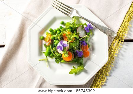 Spring Salad With Peas And Carrots