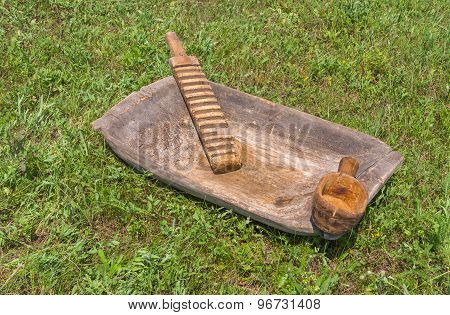 Ukrainian gadgets for washing - scoop wash-tub and rubel