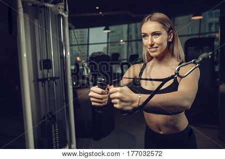 Sexy Pretty Fitness Girl Diet Training Chest Pumping Beautiful Breast.