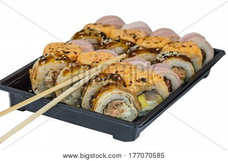 Sushi is a classic Japanese snack made from finely chopped fish fillets, usually raw, less smoked, vegetables, seafood, appropriately boiled rice, sometimes wrapped in algae noria