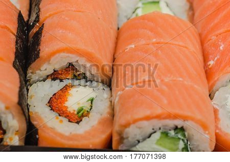 Sushi is a classic Japanese snack made from finely chopped fish fillets, usually raw, less smoked, vegetables, seafood, appropriately boiled rice, sometimes wrapped in algae noria