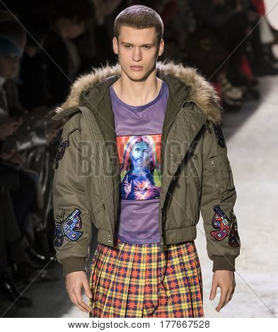 Jeremy Scott - Fall 2017 Collection