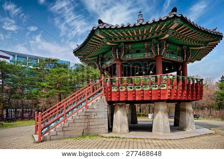 Pavillion in Korean style in Yeouido Park public park in Seoul, Korea