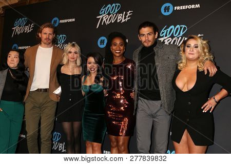 LOS ANGELES - JAN 8:  Cast of 