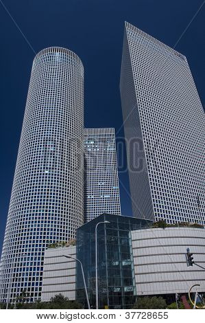 Azrieli wieże