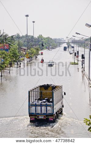 Pahimmat tulvat Nakhon Pathom, Thaimaa