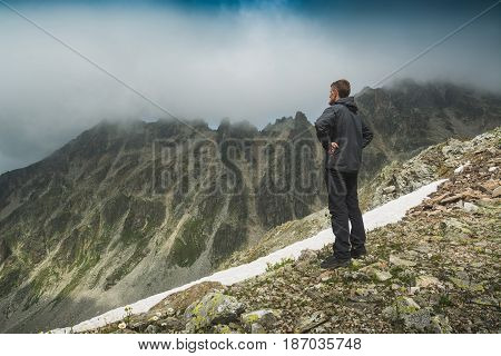 Looks To The Valley