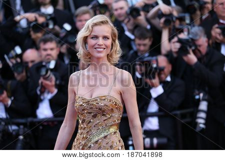 Eva Herzigova attends the 'Ismael's Ghosts (Les Fantomes d'Ismael)' screening and Opening Gala during the 70th annual Cannes Film Festival at Palais  on May 17, 2017 in Cannes, France.