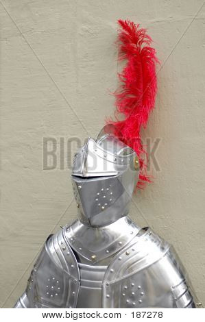 Ritter mit roten Feder 2