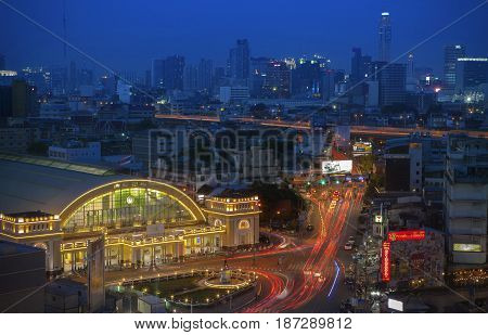 BANGKOK THAILAN - MAY20 : beautiful traffic light and Hua Lumphong railway station in heart of bangkok on may20 2017 in bangkok thailandd