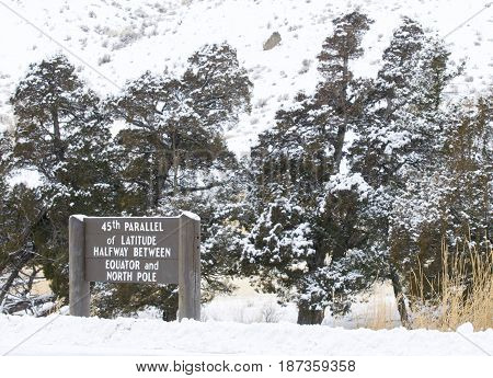 45Th Parellel Sign