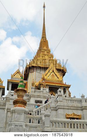 BANGKOK THAILAND- MAY 19 2017: Tourists visit the Wat Traimit (Temple of golden Buddha) in Bangkok Thailand in Thailand. World's biggest Pure gold buddha is located here.