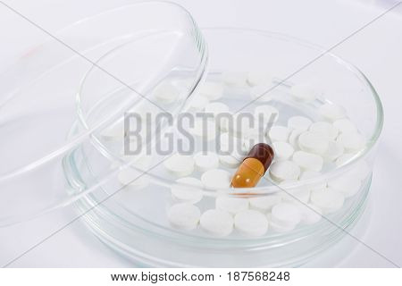 Analysis of medicaments in laboratory. Medical Research and diseases Science