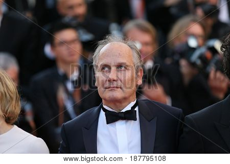 Hippolyte Girardot attends the 'Ismael's Ghosts (Les Fantomes d'Ismael)' screening and Opening Gala during the 70th annual Cannes Film Festival at Palais  on May 17, 2017 in Cannes, France.