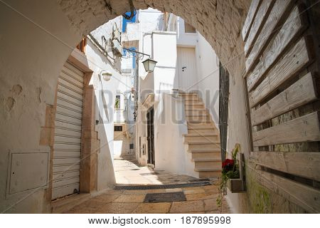 Characteristic alleyway of Cisternino. Puglia. Southern Italy.