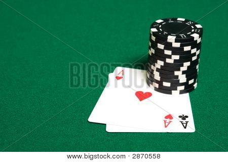 Stoh čipy a dvě esa