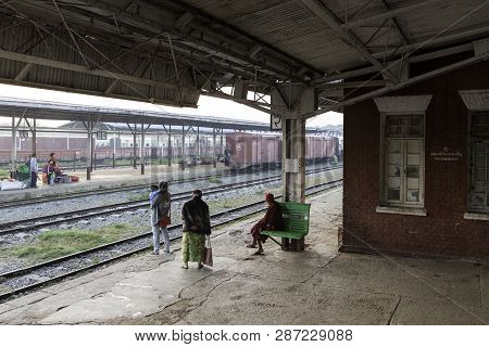 Thazi, Myanmar - 23 November, 2018: Horizontal Picture Of People Waiting Train At Thazi Train Statio