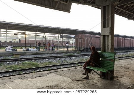 Thazi, Myanmar - 23 November, 2018: Wide Angle Picture Of People At Thazi Train Station During Sunri
