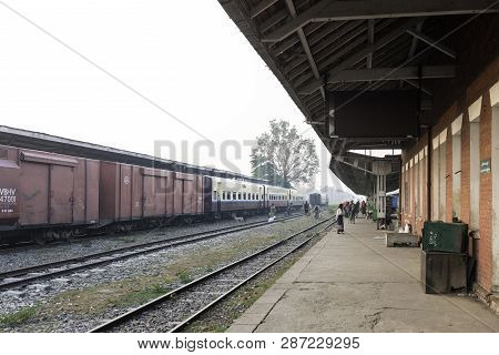 Thazi, Myanmar - 23 November, 2018: Horizontal Picture Of Platform And Trains At Thazi Train Station