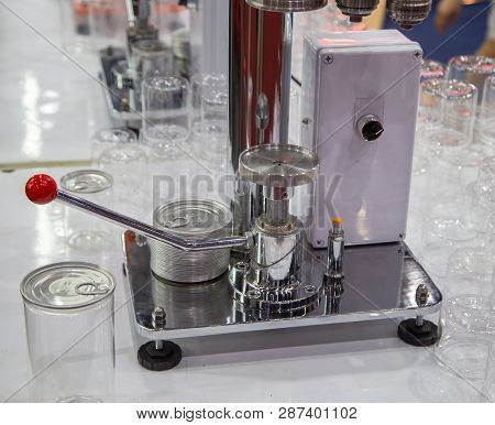 Manual Ring Pull Can And Plastic Cap Sealing Machine