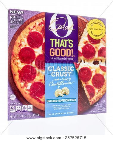 Winneconne, Wi - 21 February 2019: A Package Of Oprah Thats Good Classic Crust With Cauliflower Uncu