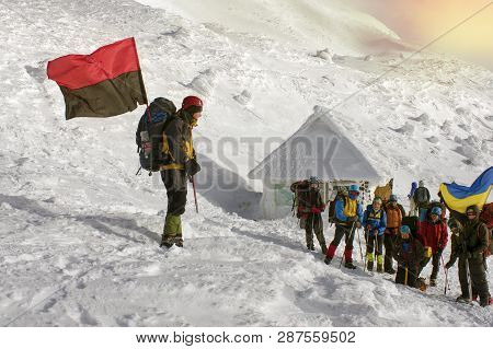 Flags Of Ukraine Climbers