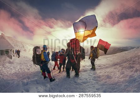 Flags Of Ukraine Climbers