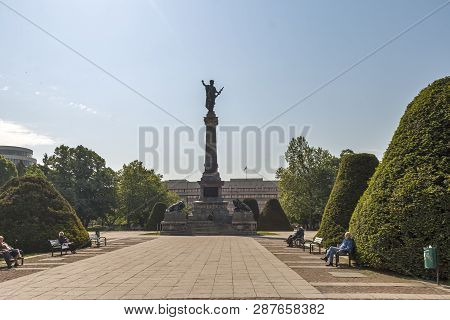 Ruse, Bulgaria - May 1, 2008: Monument Of Freedom At The Center Of City Of Ruse, Bulgaria
