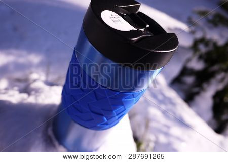Thermal Mug To Keep The Temperature Warm Or Cold. For Storage Of Hot Or Cold Drinks