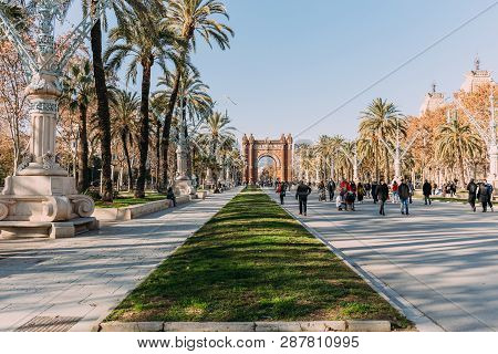 Barcelona, Spain - December 28, 2018: Wide Parkway Leading To Arc De Triomf In Parc De La Ciutadella