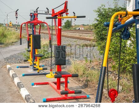 The Gym Equipments Free Service For Public