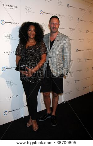 LOS ANGELES - Ekim 17: Jody Watley 3 yıllık sonbahar partide tasarımcı J Mendel geldiğinde,