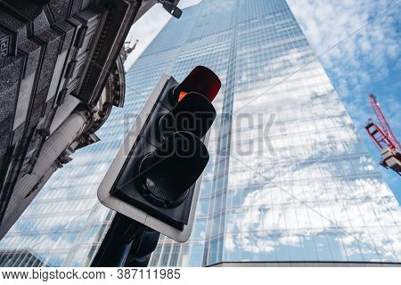 London / Uk -  2020.07.18: Traffic Lights At Threadneedle Street