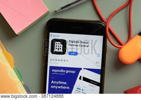 New York, Usa - 27 September 2020: Expedia Group Partner Central Mobile App Logo On Phone Screen Clo