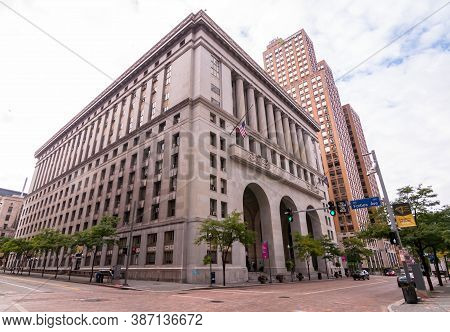 Pittsburgh, Pennsylvania, Usa 9/26/20 The City County Building In Downtown Pittsburgh, Completed In 